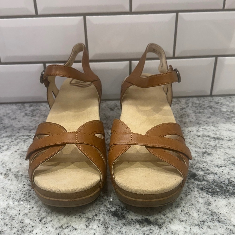 Dansko‎ Women's Tan Leather Criss Cross Wedge Sandals Size 41 - Picture 2 of 9